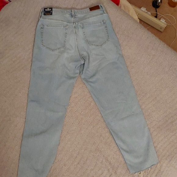 Never Worn! Ultra High-Rise Mom Jeans: Hollister - Picture 7 of 7